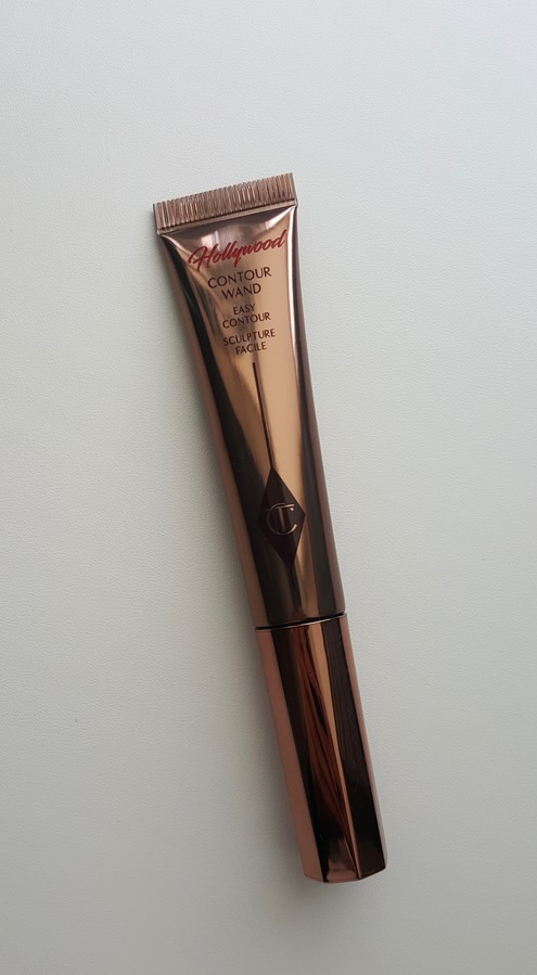 Hollywood contour wand. Charlotte Tilbury Contour Wand.